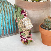 Load image into Gallery viewer, Lavender & Heal Bee's Sneeze Herbal Torch, 4" - CovetedThings